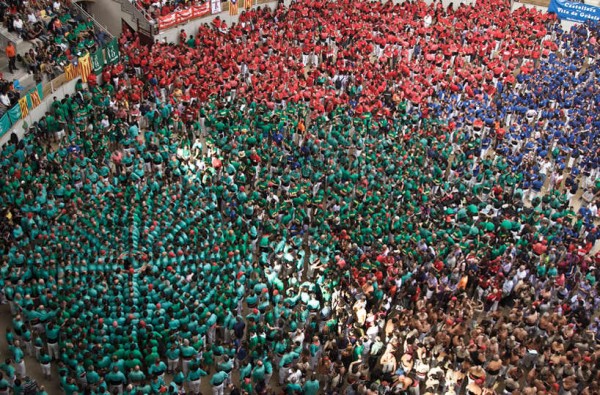 Human Tower photographs by David Oliete 6