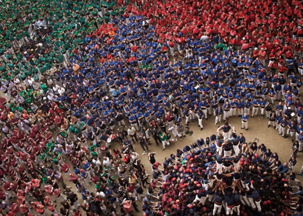 Human Tower photographs by David Oliete 8