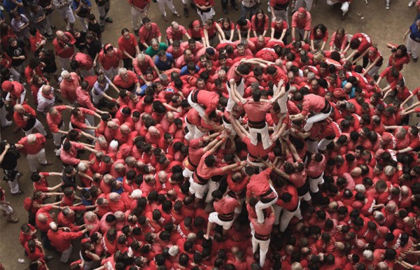 Human Tower photographs by David Oliete 9