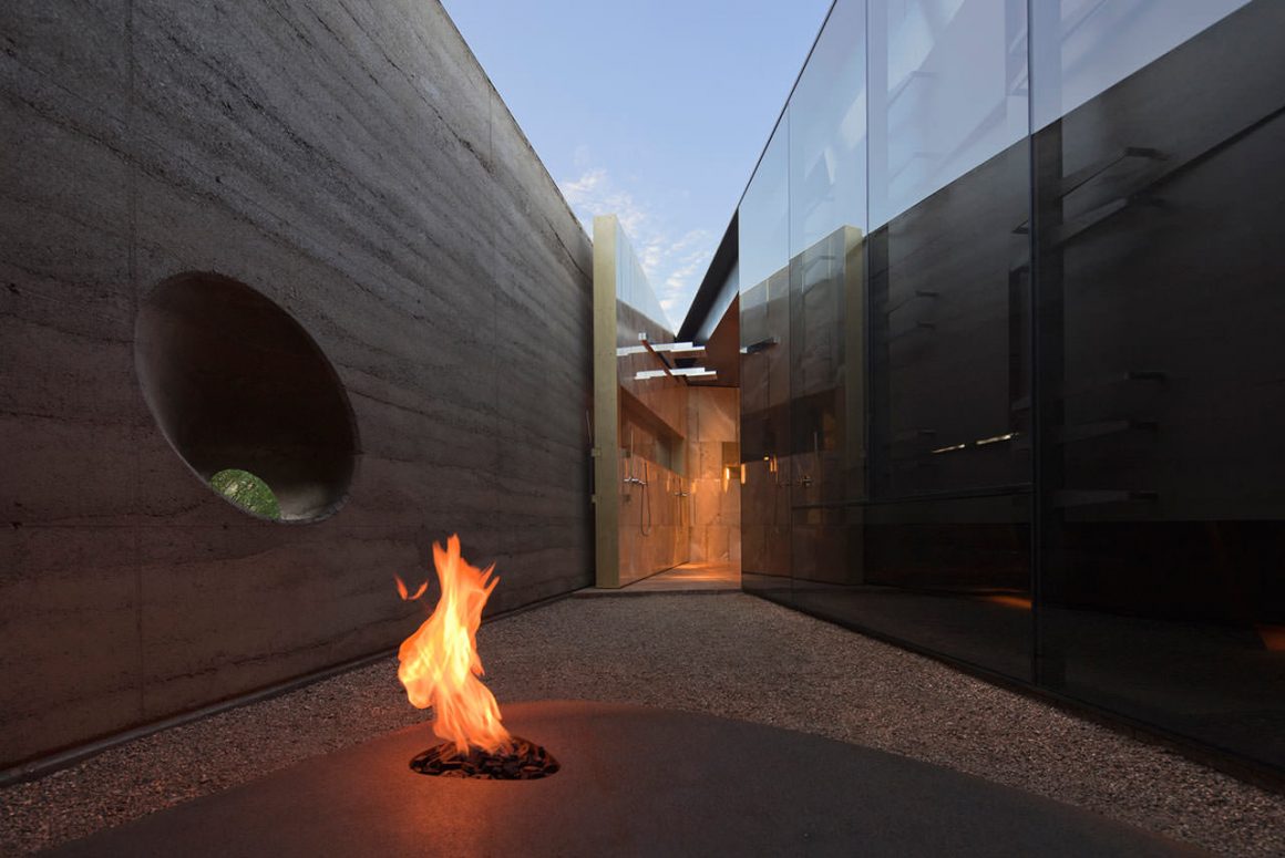 Desert Courtyard House by Wendell Burnette Architects 8