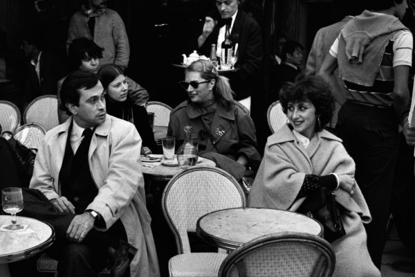 "French Kiss – A Love Letter to Paris" by Peter Turnley 3