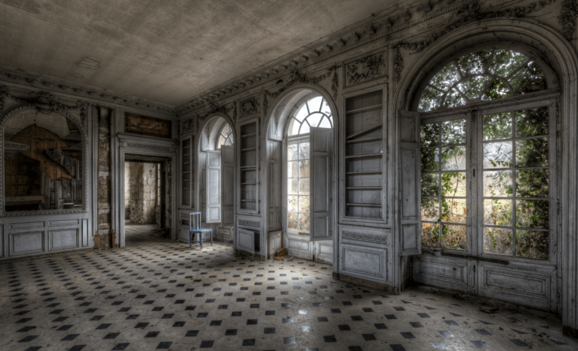 Inside the grand abandoned hotels of Europe by Thomas Windisch 13