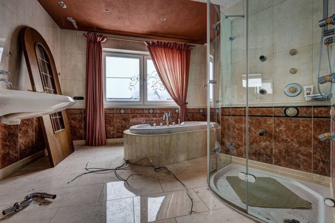 Inside the grand abandoned hotels of Europe by Thomas Windisch 5