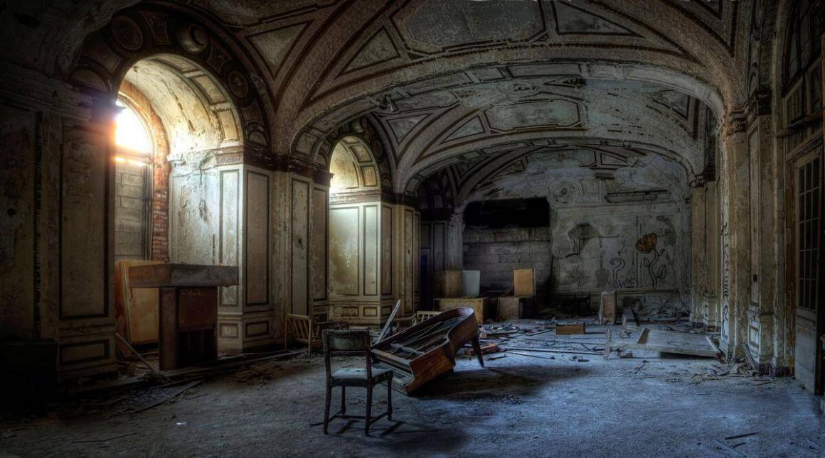 Inside the grand abandoned hotels of Europe by Thomas Windisch 2