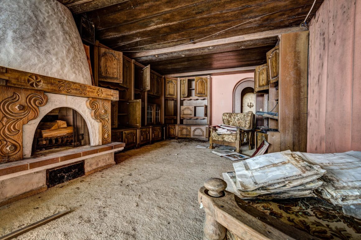 Inside the grand abandoned hotels of Europe by Thomas Windisch 9