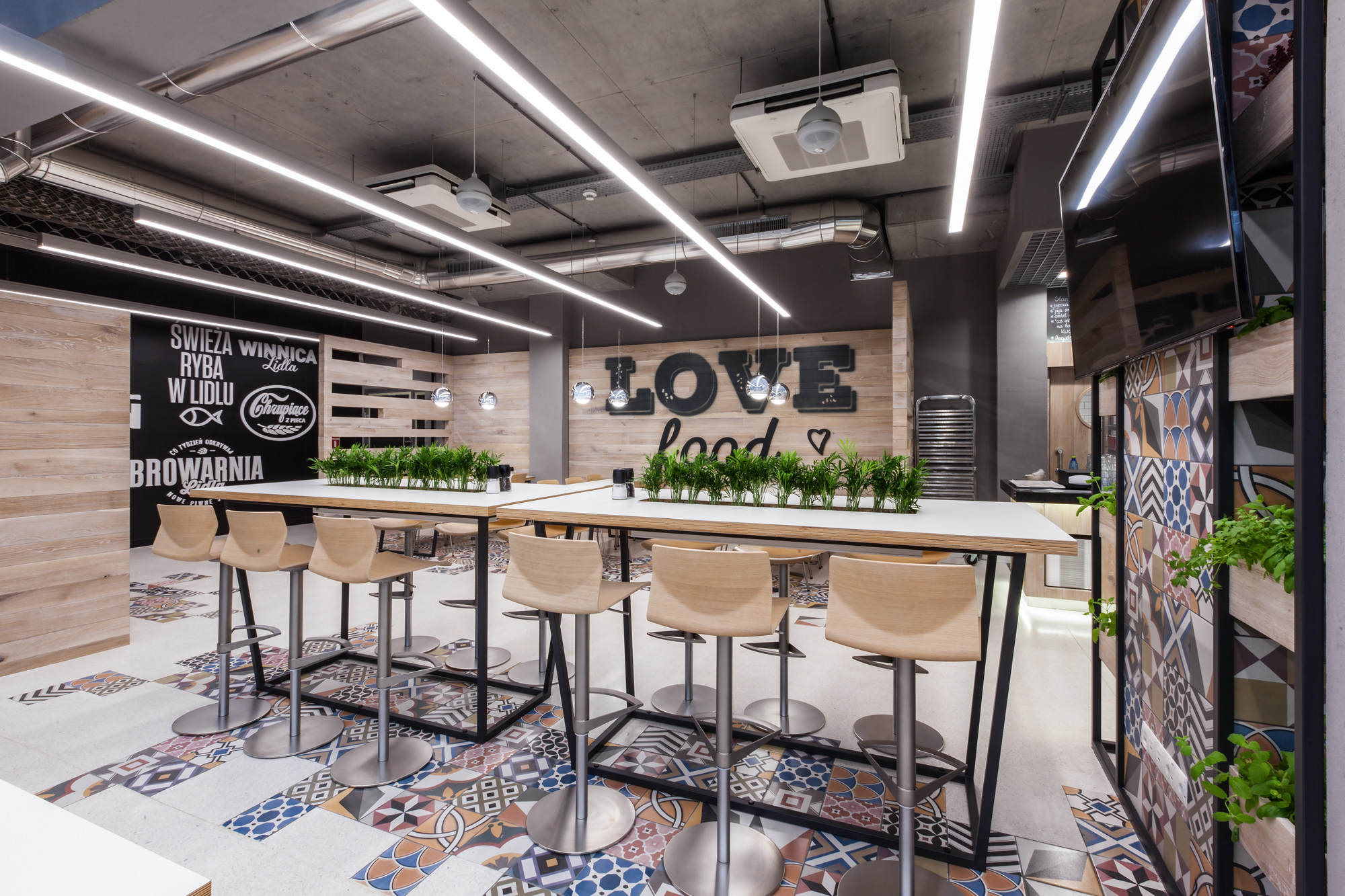 LIDL restaurant by mode:lina architekci, 1 of 23