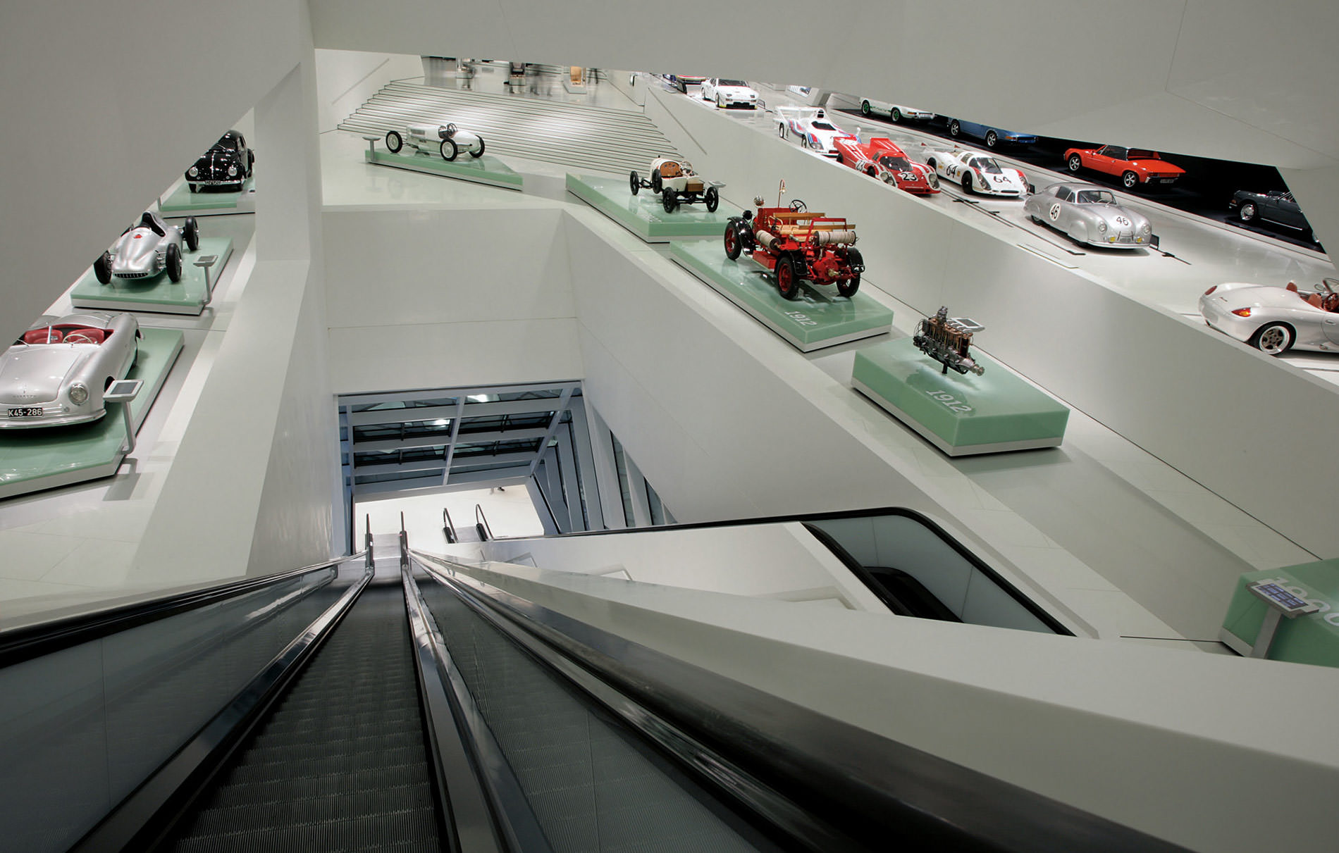 The Porsche Museum by Delugan Meissl, 5 of 9