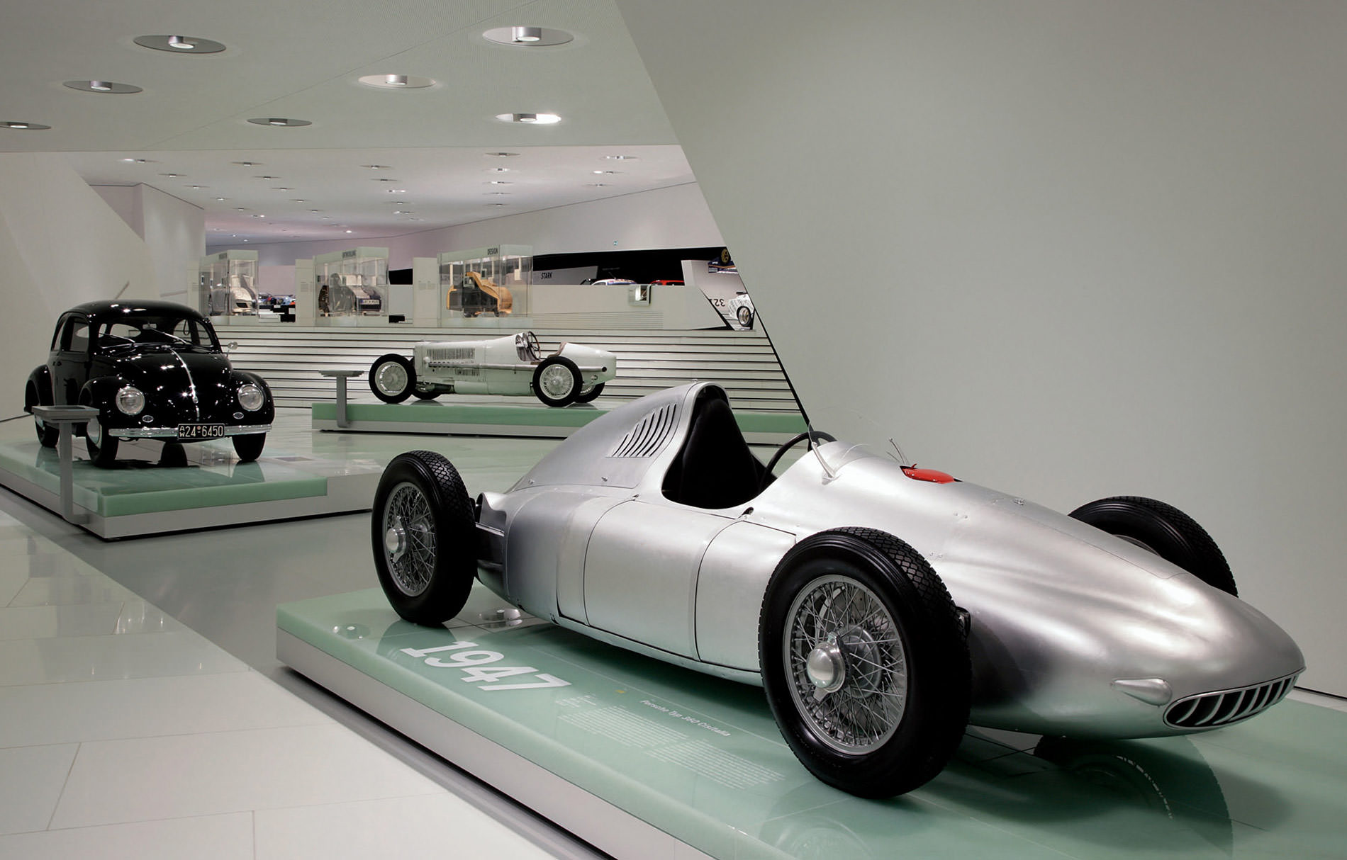 The Porsche Museum by Delugan Meissl, 7 of 9